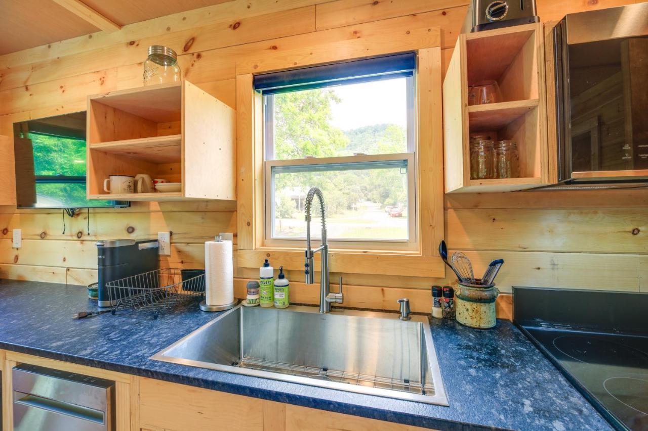 Appartamento Cozy Hikers Hideaway Steps From Creeper Trail! Damascus Esterno foto